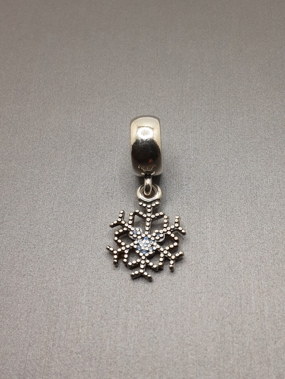 Authentic Pandora X Disney Mickey's Sparkling Snowflake Dangle Charm - EUC